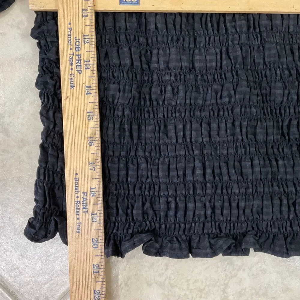 Old Navy Women Crop Top M Black Puff Sleeve Dainty Smocked Coquette